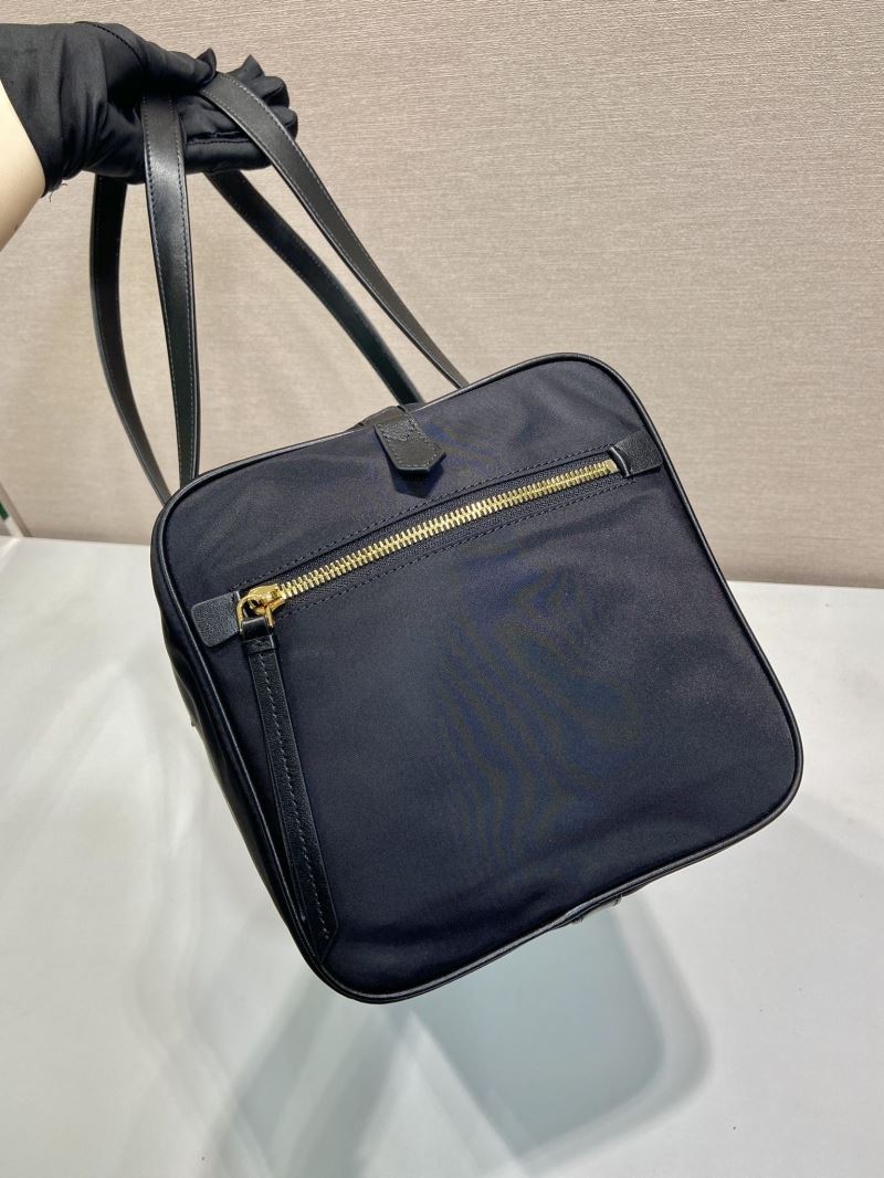 Pra*a travel bags